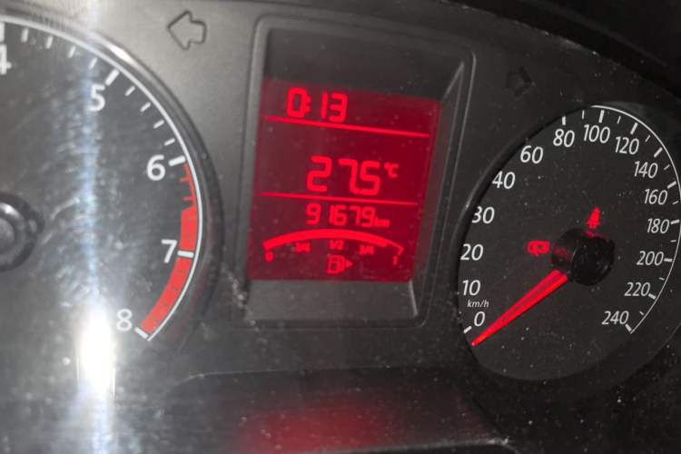 Used Volkswagen Jetta 2015 Zhuihui Edition 1.4L Manual Fashion Model Odometer Close Up