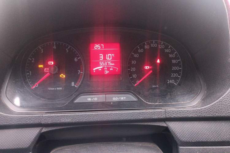 Used Volkswagen Jetta 2015 1.6L Manual Fashion Edition Odometer Close Up