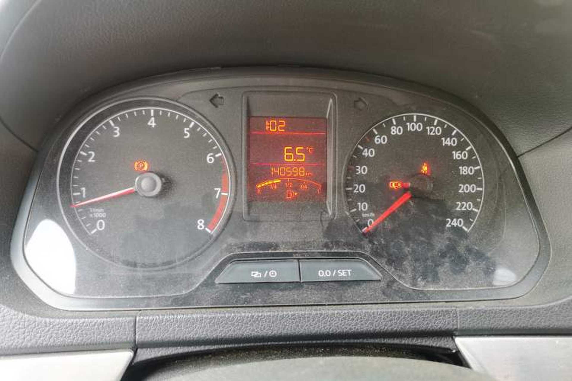 Used Volkswagen Jetta 2015 Zhuihui Edition 1.4L Manual Fashion Model Odometer Close Up