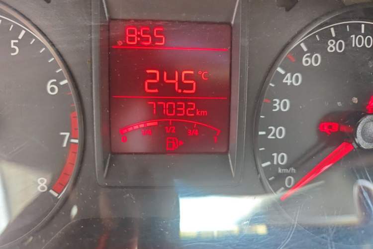 Used Volkswagen Jetta 2015 Value Edition 1.6L Manual Fashionable Style Odometer Close Up