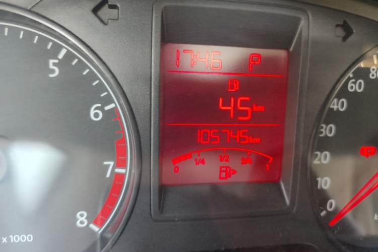 Used Volkswagen Jetta 2015 Value Edition 1.6L Automatic Comfort Version Odometer Close Up