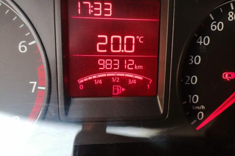 Used Volkswagen Jetta 2015 Zhuihui Edition 1.4L Manual Fashion Model Odometer Close Up