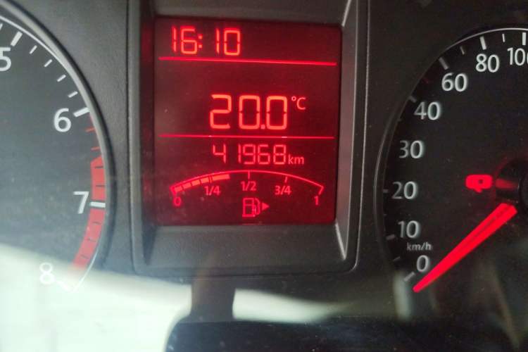 Used Volkswagen Jetta 2015 Zhuihui Edition 1.4L Manual Fashion Model Odometer Close Up