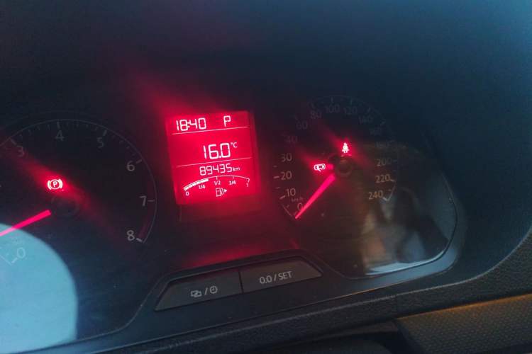 Used Volkswagen Jetta 2015 Value Edition 1.6L Automatic Fashion Version Odometer Close Up