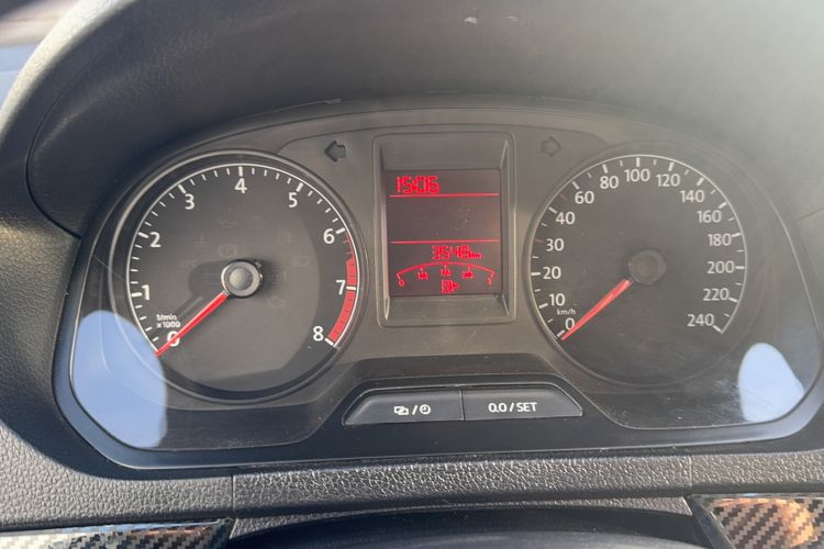 Used Volkswagen Jetta 2015 Value Edition 1.6L Manual Fashionable Style Odometer Close Up