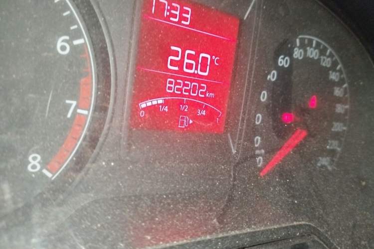 Used Volkswagen Jetta 2015 1.6L Manual Fashion Edition Odometer Close Up