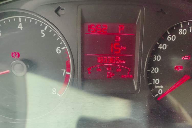 Used Volkswagen Jetta 2015 Value Edition 1.6L Automatic Comfort Version Odometer Close Up
