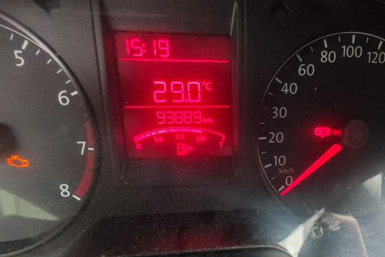 Used Volkswagen Jetta 2015 1.6L Manual Fashion Edition Odometer Close Up