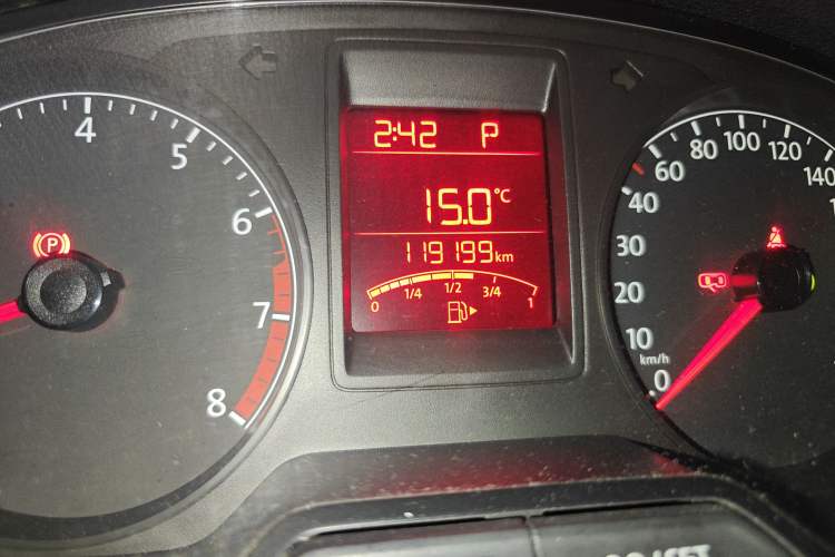 Used Volkswagen Jetta 2015 1.6L Automatic Fashion Model Odometer Close Up