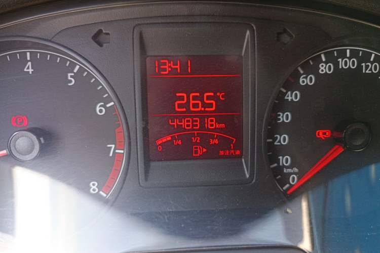 Used Volkswagen Jetta 2015 Value Edition 1.6L Manual Fashionable Style Odometer Close Up