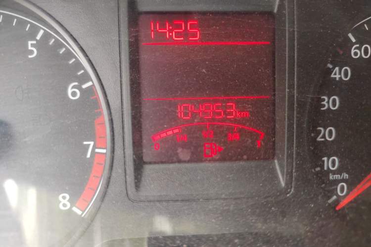 Used Volkswagen Jetta 2015 Zhihui Edition 1.4L Manual Comfort Model Odometer Close Up