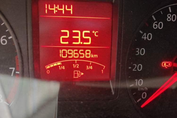 Used Volkswagen Jetta 2015 Value Edition 1.6L Manual Fashionable Style Odometer Close Up