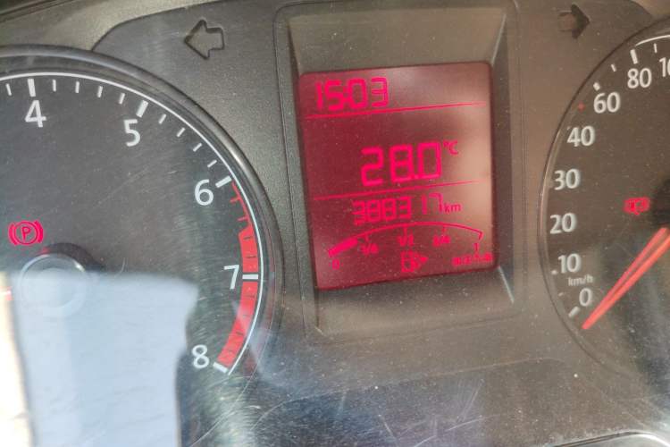 Used Volkswagen Jetta 2015 Value Edition 1.6L Manual Fashionable Style Odometer Close Up