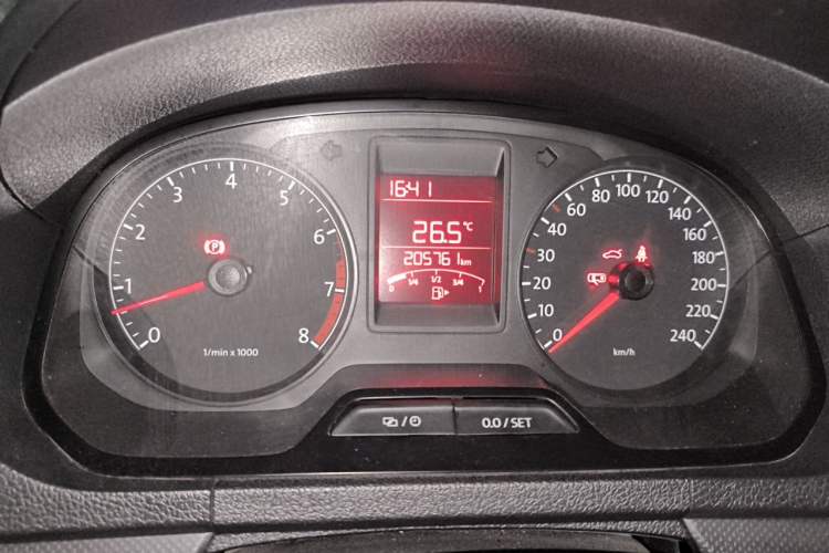 Used Volkswagen Jetta 2015 Zhuihui Edition 1.4L Manual Fashion Model Odometer Close Up