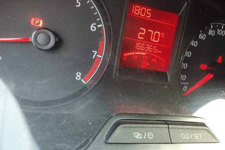 Used Volkswagen Jetta 2015 Value Edition 1.6L Manual Fashionable Style Odometer Close Up