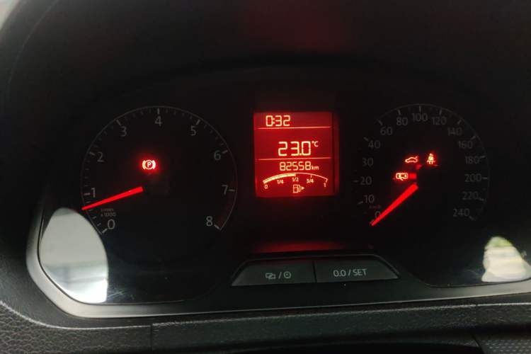 Used Volkswagen Jetta 2015 Value Edition 1.6L Manual Fashionable Style Odometer Close Up