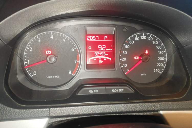 Used Volkswagen Jetta 2015 1.6L Automatic Comfort Model Odometer Close Up