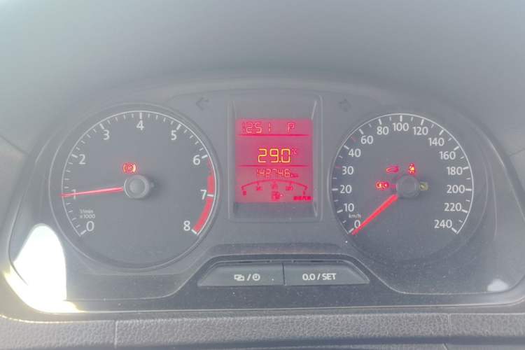 Used Volkswagen Jetta 2015 Value Edition 1.6L Automatic Fashion Version Odometer Close Up