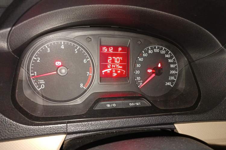 Used Volkswagen Jetta 2015 Value Edition 1.6L Automatic Fashion Version Odometer Close Up