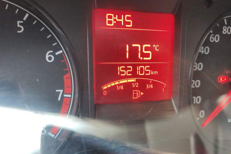 Used Volkswagen Jetta 2015 1.6L Manual Fashion Edition Odometer Close Up
