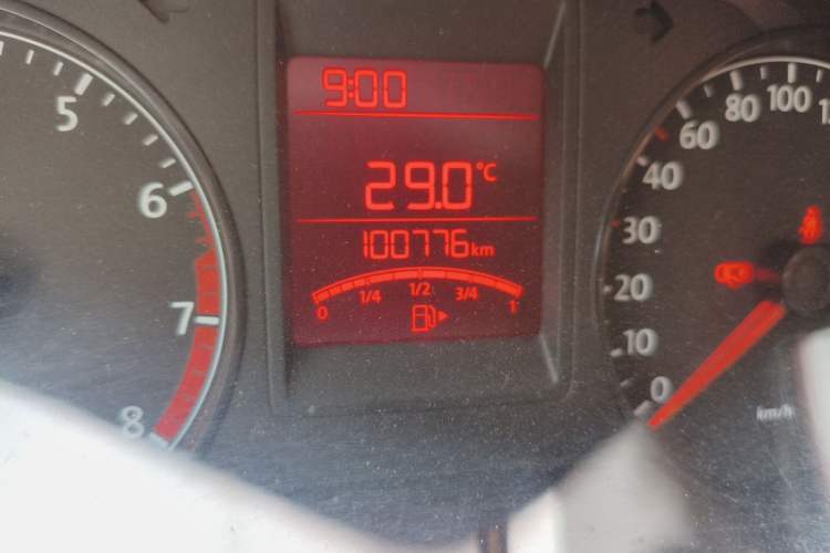Used Volkswagen Jetta 2015 Zhuihui Edition 1.4L Manual Fashion Model Odometer Close Up