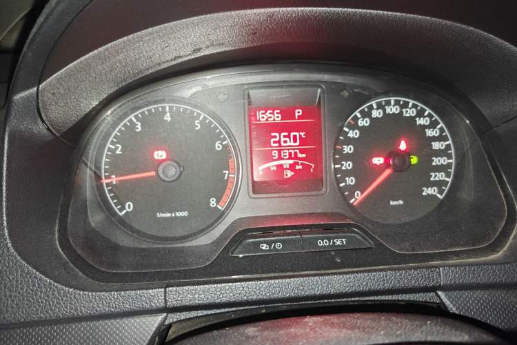 Used Volkswagen Jetta 2015 Value Edition 1.6L Automatic Fashion Version Odometer Close Up