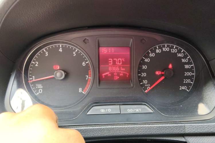Used Volkswagen Jetta 2015 Zhuihui Edition 1.4L Manual Fashion Model Odometer Close Up