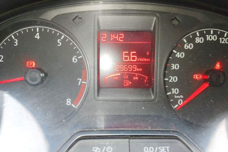 Used Volkswagen Jetta 2015 Value Edition 1.6L Manual Fashionable Style Odometer Close Up