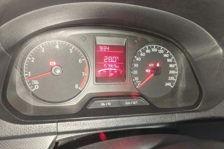 Used Volkswagen Jetta 2015 Value Edition 1.6L Manual Fashionable Style Odometer Close Up