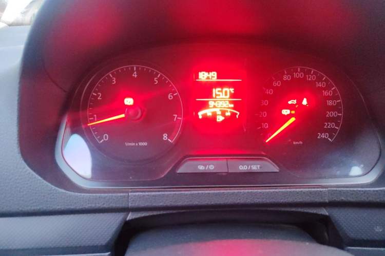 Used Volkswagen Jetta 2015 Value Edition 1.6L Manual Fashionable Style Odometer Close Up