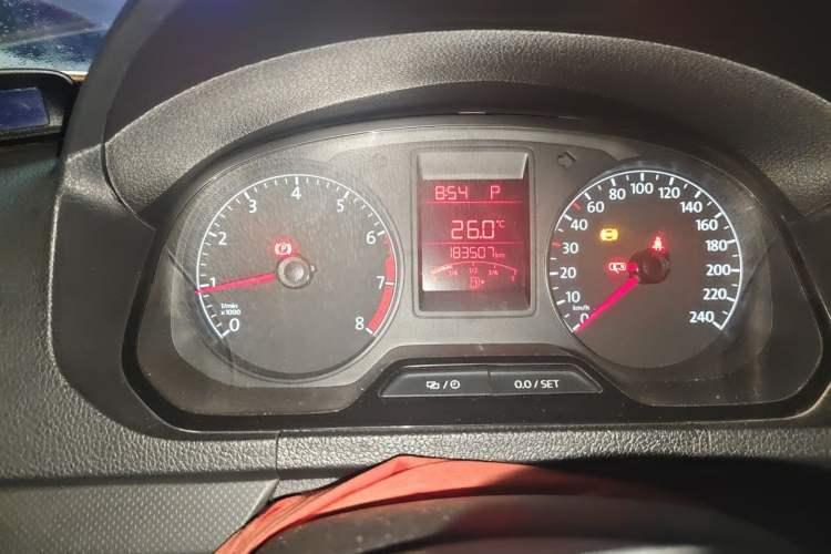 Used Volkswagen Jetta 2015 Value Edition 1.6L Automatic Fashion Version Odometer Close Up