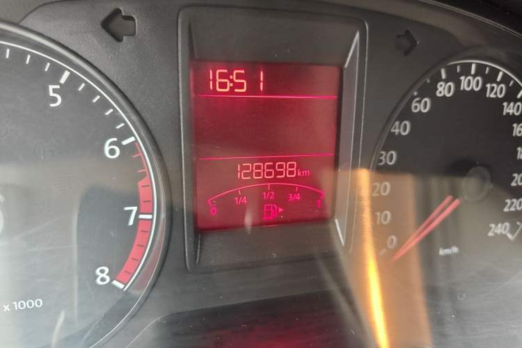 Used Volkswagen Jetta 2015 1.6L Automatic Comfort Model Odometer Close Up
