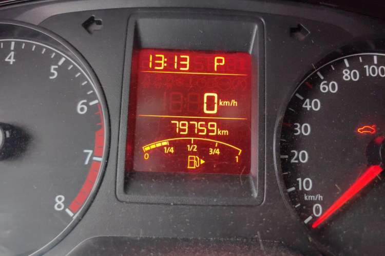 Used Volkswagen Jetta 2015 Value Edition 1.6L Automatic Comfort Version Odometer Close Up
