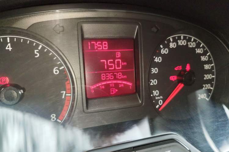 Used Volkswagen Jetta 2015 1.6L Manual Comfort Model Odometer Close Up