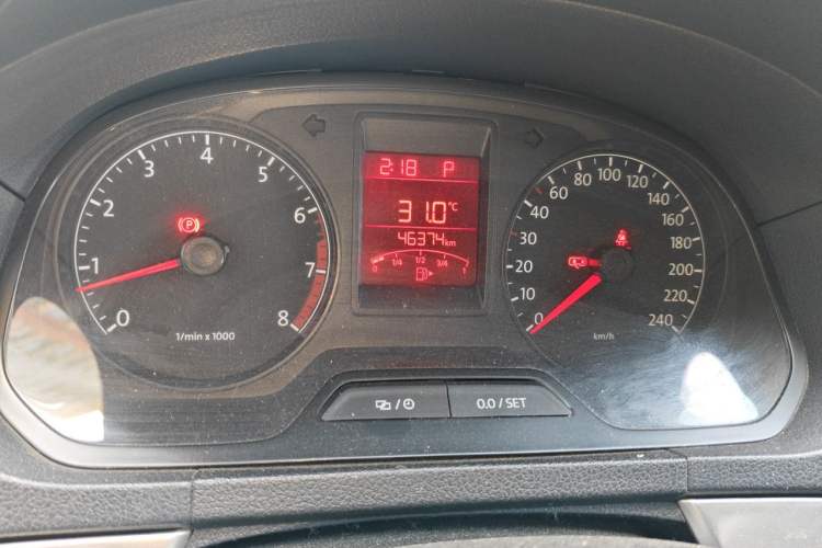 Used Volkswagen Jetta 2015 1.6L Automatic Fashion Model Odometer Close Up