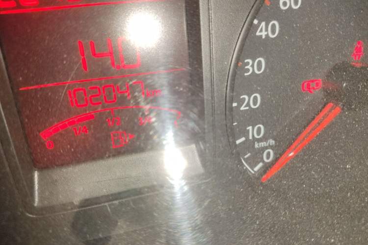 Used Volkswagen Jetta 2015 Value Edition 1.6L Automatic Fashion Version Odometer Close Up