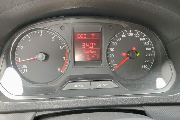 Used Volkswagen Jetta 2015 1.6L Automatic Fashion Model Odometer Close Up