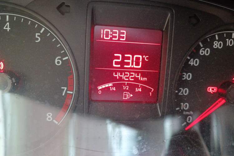 Used Volkswagen Jetta 2015 Zhuihui Edition 1.4L Manual Fashion Model Odometer Close Up