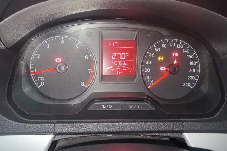 Used Volkswagen Jetta 2015 1.4L Manual Comfort Model Odometer Close Up