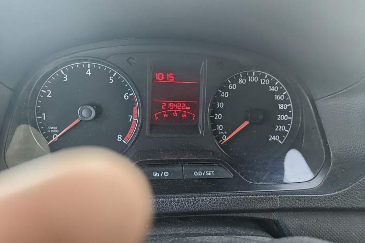 Used Volkswagen Jetta 2015 1.6L Manual Fashion Edition Odometer Close Up