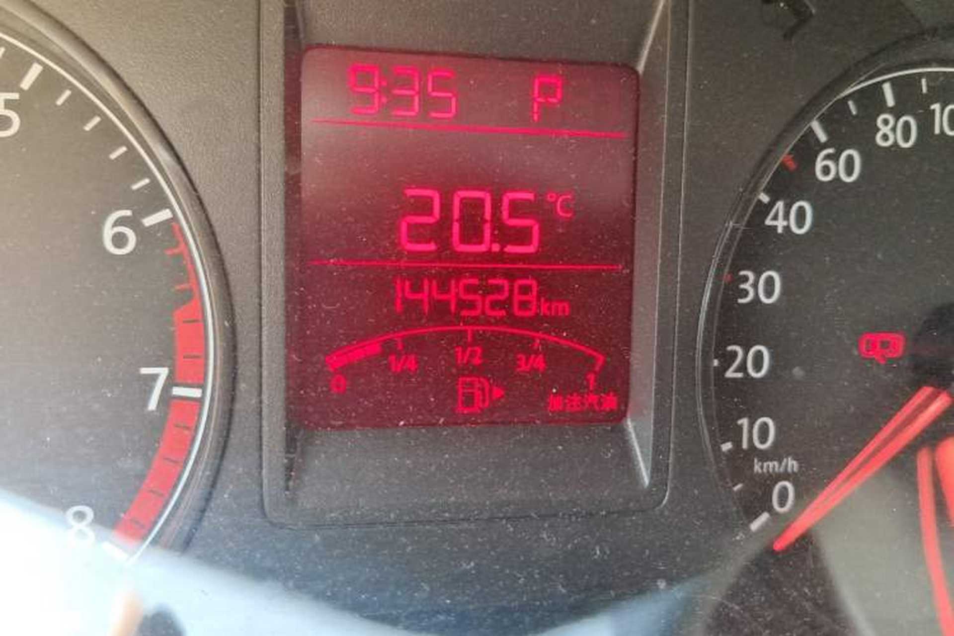 Used Volkswagen Jetta 2015 Value Edition 1.6L Automatic Fashion Version Odometer Close Up