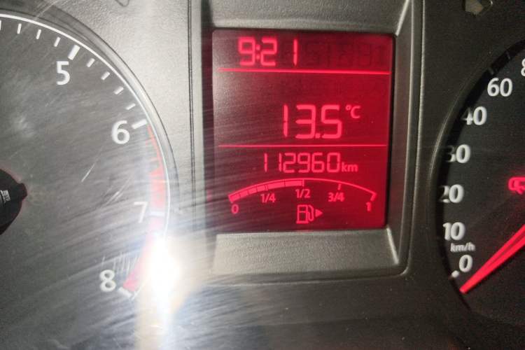 Used Volkswagen Jetta 2015 Zhuihui Edition 1.4L Manual Fashion Model Odometer Close Up