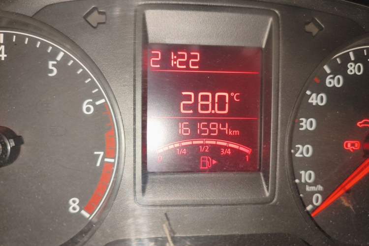 Used Volkswagen Jetta 2015 Zhuihui Edition 1.4L Manual Fashion Model Odometer Close Up