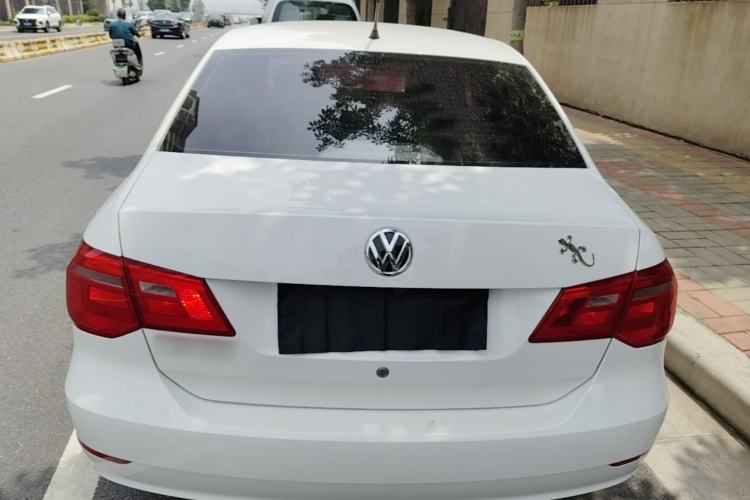 Used Volkswagen Jetta 2015 Zhuihui Edition 1.4L Manual Fashion Model Rear