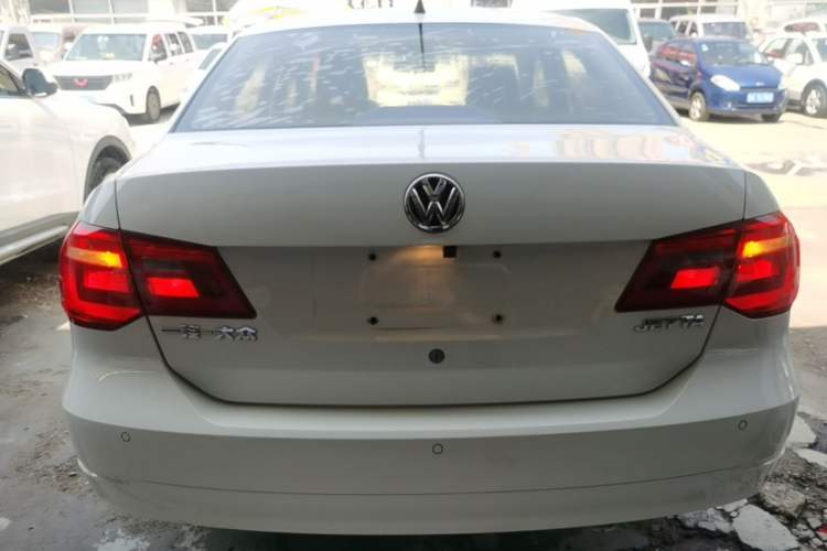 Used Volkswagen Jetta 2015 1.6L Manual Comfort Model Rear