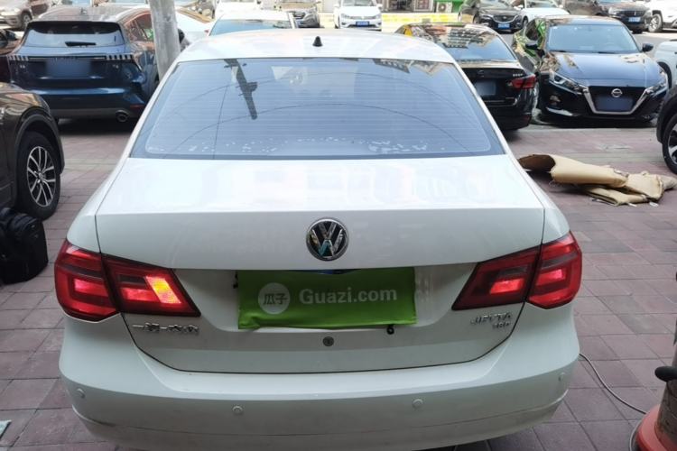 Used Volkswagen Jetta 2015 Value Edition 1.6L Manual Fashionable Style Rear