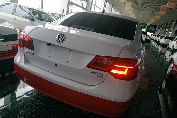 Used Volkswagen Jetta 2015 1.6L Automatic Fashion Model Rear