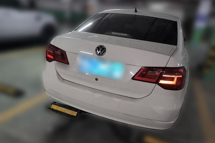 Used Volkswagen Jetta 2015 Zhuihui Edition 1.4L Manual Fashion Model Rear