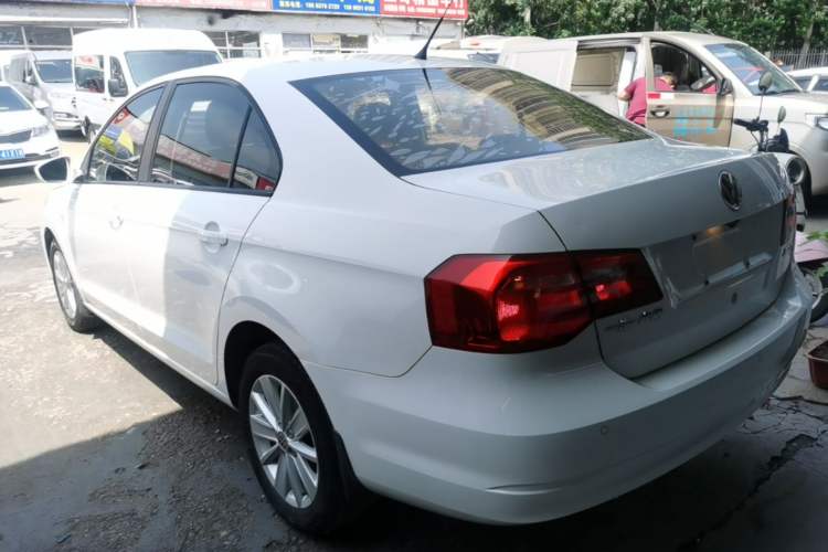 Used Volkswagen Jetta 2015 1.6L Manual Comfort Model Rear Left 45 Deg