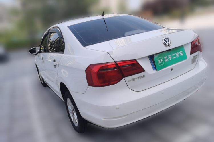 Used Volkswagen Jetta 2015 Value Edition 1.6L Manual Fashionable Style Rear Left 45 Deg